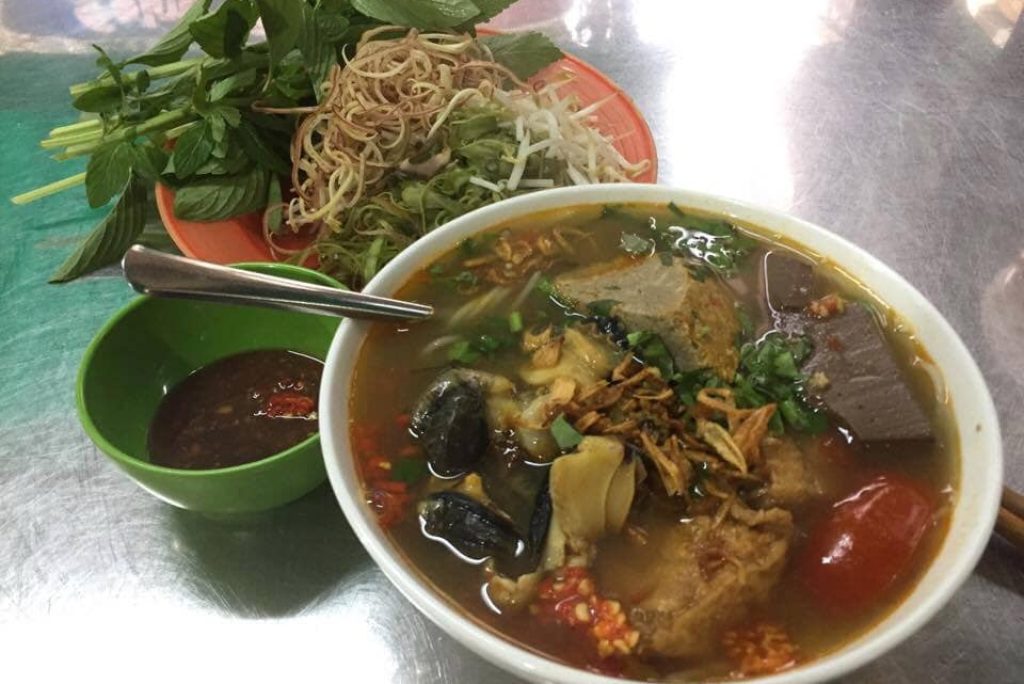 Bún riêu cua đồng nguyên chất cực ngon tại 637 Bà Hạt, Quận 10