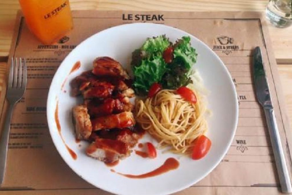 Ăn thả ga các món phương Tây tại LE – STEAK, hẻm 26 đường D5, Q. Bình Thạnh