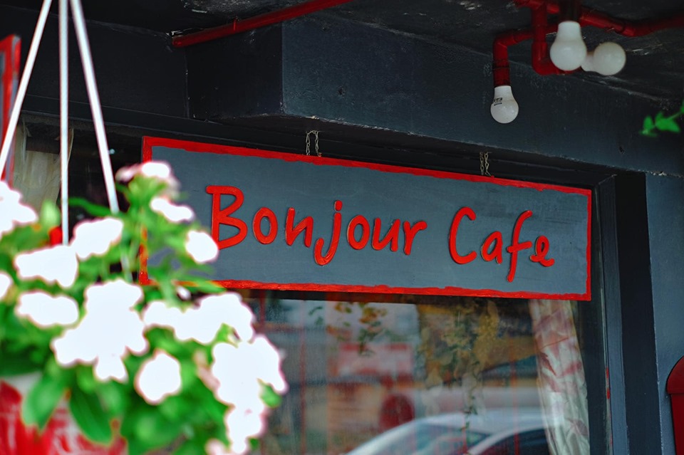 Bonjour Cafe the Art