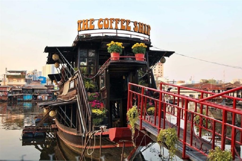 The Coffee Ship – Quán cà phê trên sông tại 759 Trần Xuân Soạn, Q.7, TP.HCM