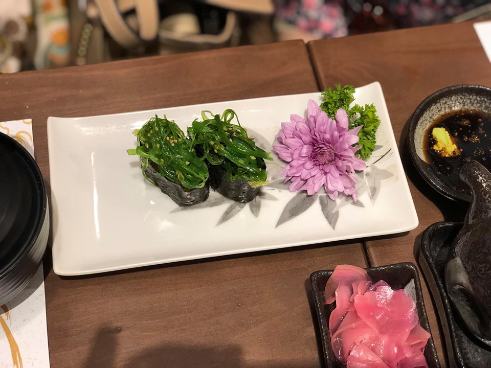 Ẩm thực Nhật Bản Naked Sushi
